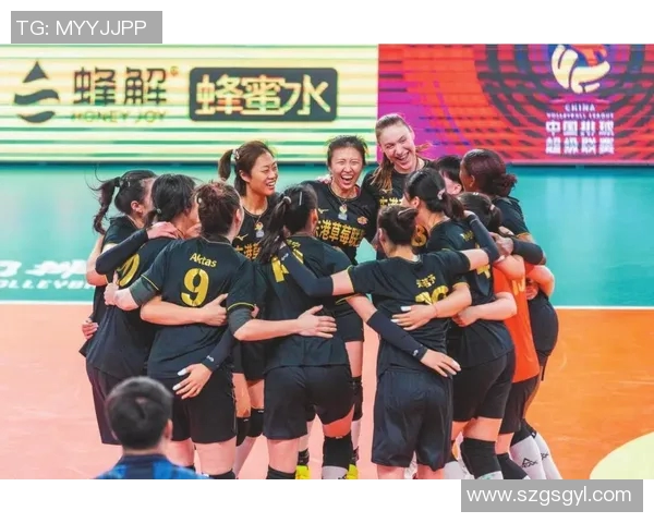 山东女排与辽宁女排激战正酣谁能在赛场上笑到最后